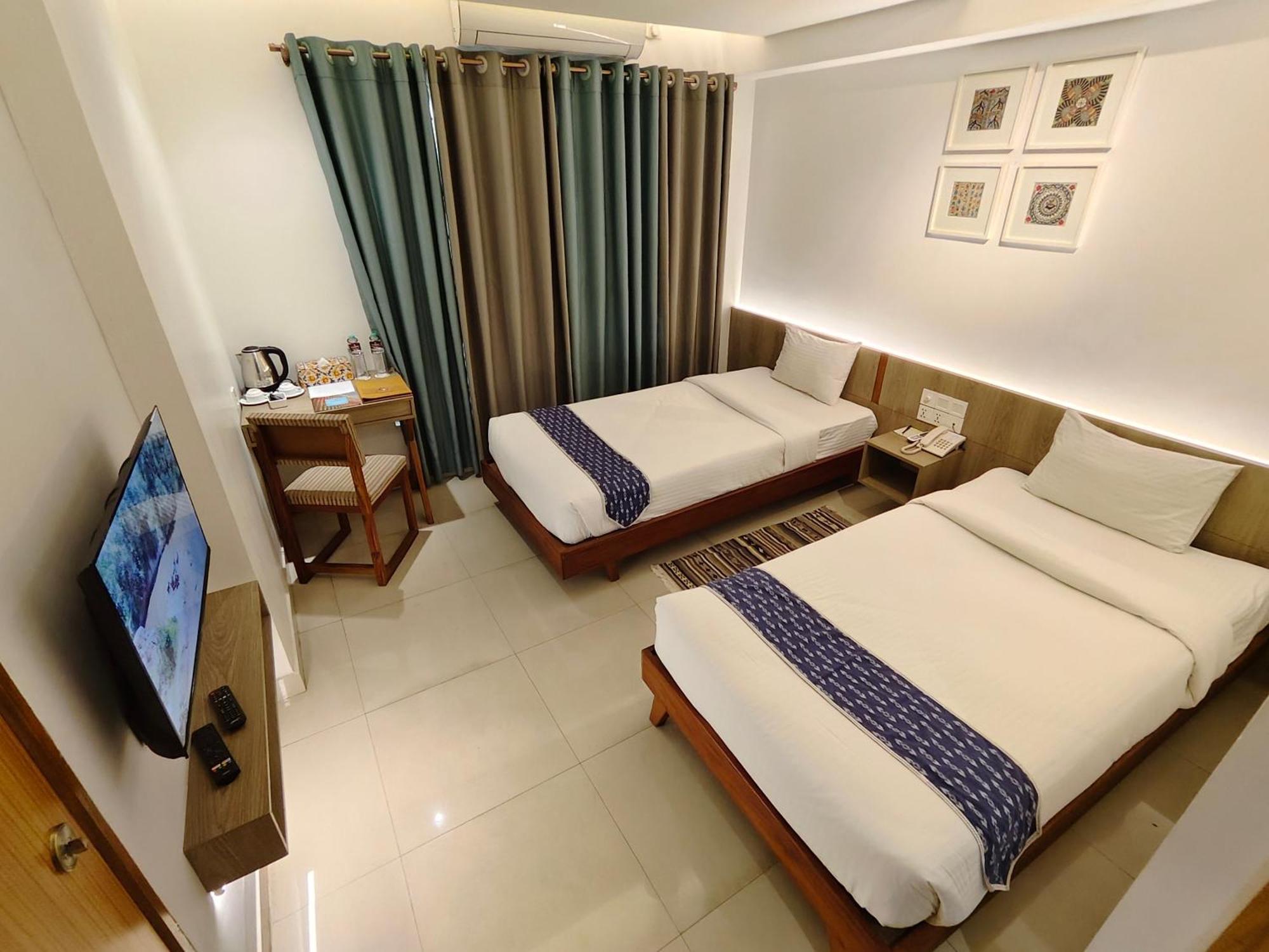 דאהקה Hotel Nandini מראה חיצוני תמונה