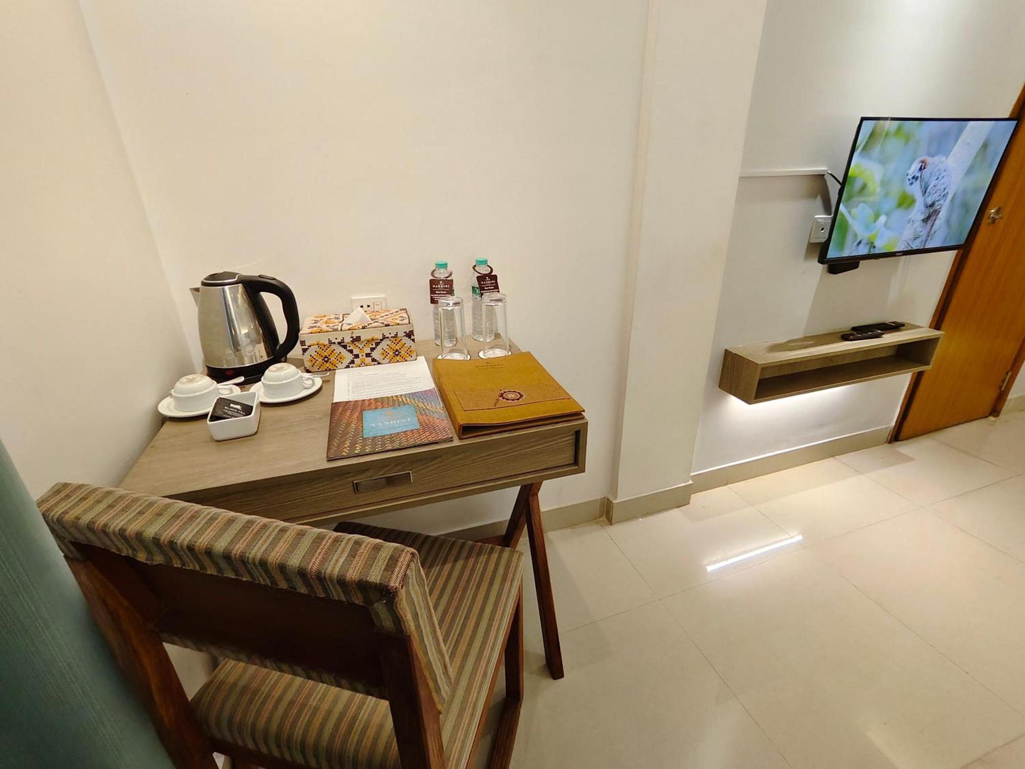 דאהקה Hotel Nandini מראה חיצוני תמונה