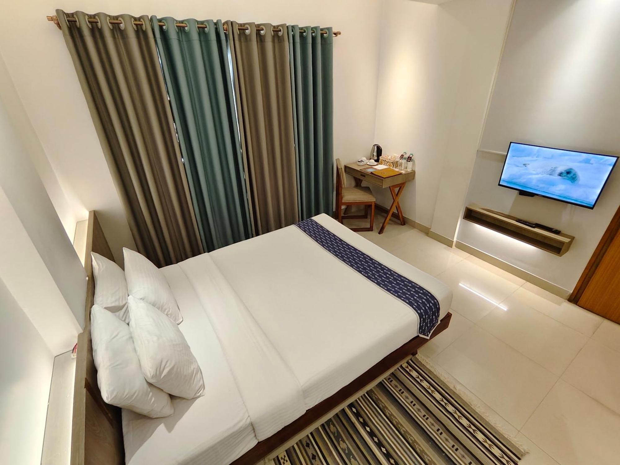 דאהקה Hotel Nandini מראה חיצוני תמונה
