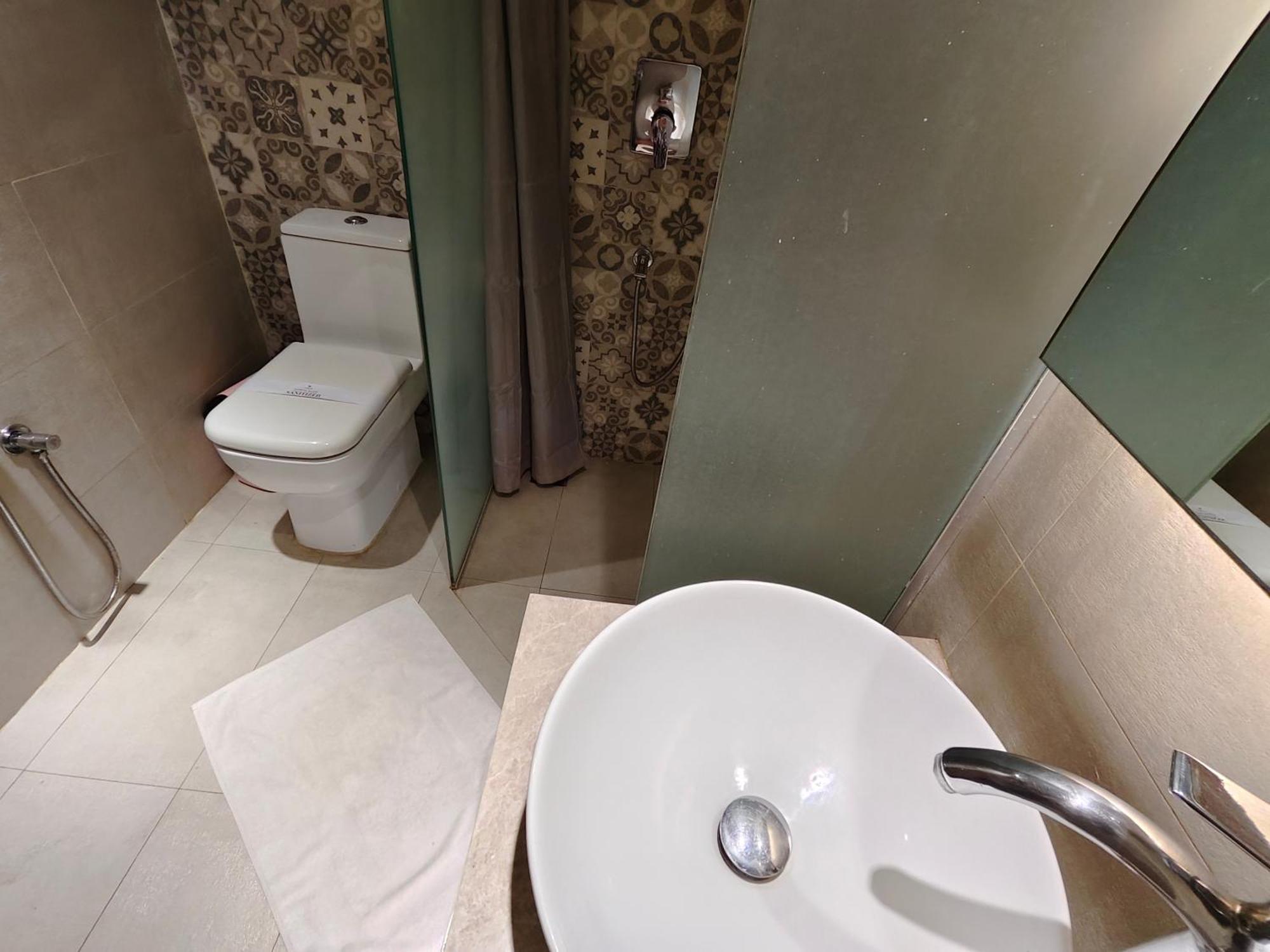 דאהקה Hotel Nandini מראה חיצוני תמונה