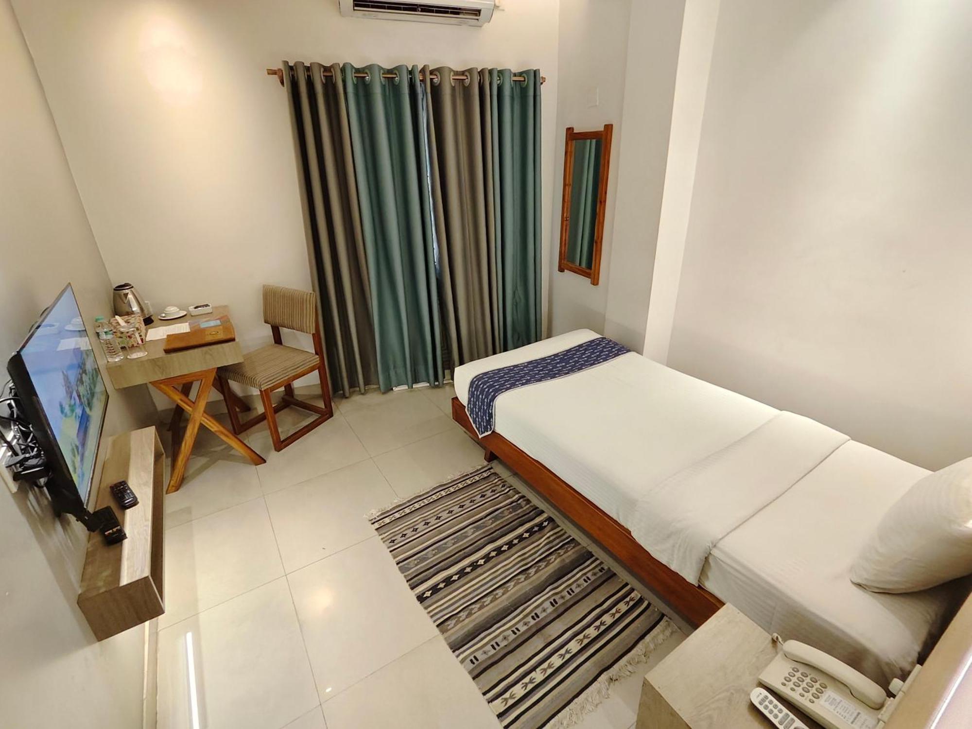 דאהקה Hotel Nandini מראה חיצוני תמונה