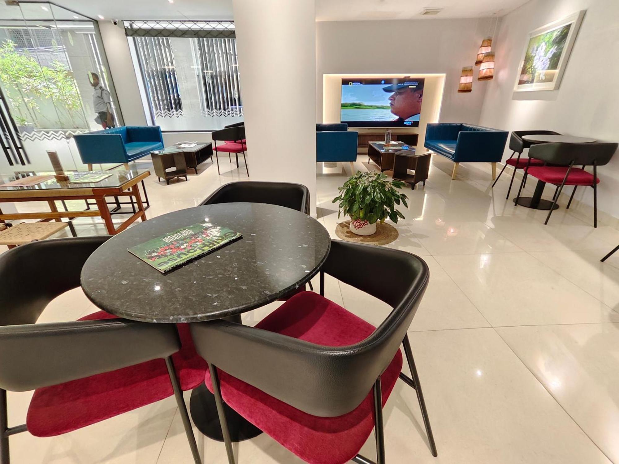 דאהקה Hotel Nandini מראה חיצוני תמונה